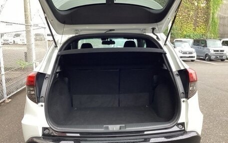 Honda Vezel, 2021 год, 1 310 000 рублей, 6 фотография