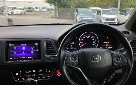 Honda Vezel, 2021 год, 1 310 000 рублей, 9 фотография