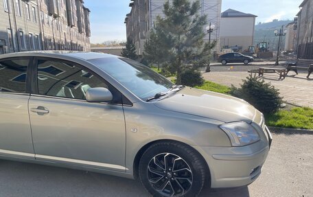 Toyota Avensis III рестайлинг, 2004 год, 790 060 рублей, 2 фотография