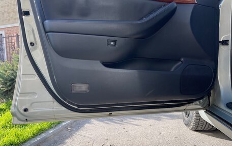 Toyota Avensis III рестайлинг, 2004 год, 790 060 рублей, 14 фотография