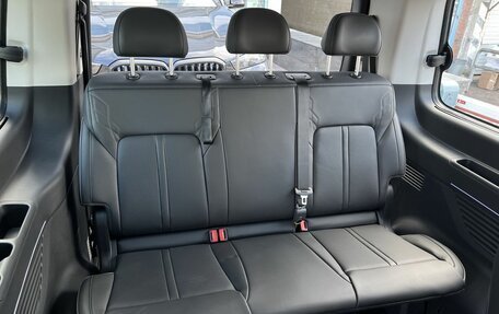 Hyundai Staria, 2024 год, 8 990 000 рублей, 10 фотография