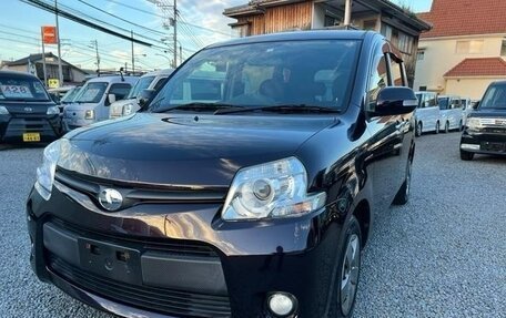 Toyota Sienta I, 2014 год, 753 000 рублей, 2 фотография