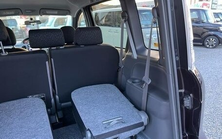 Toyota Sienta I, 2014 год, 753 000 рублей, 26 фотография