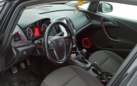 Opel Astra J, 2010 год, 599 999 рублей, 10 фотография