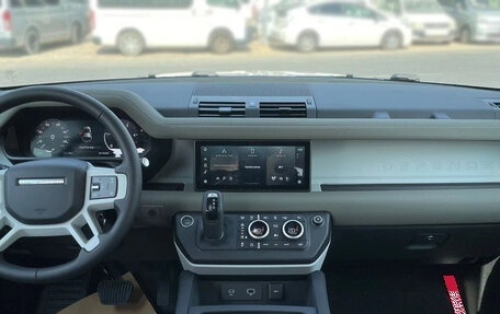 Land Rover Defender II, 2022 год, 6 975 000 рублей, 3 фотография