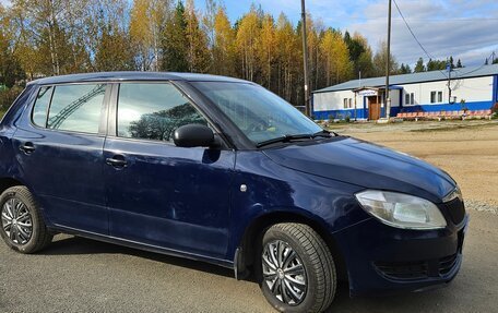 Skoda Fabia II, 2011 год, 420 000 рублей, 3 фотография