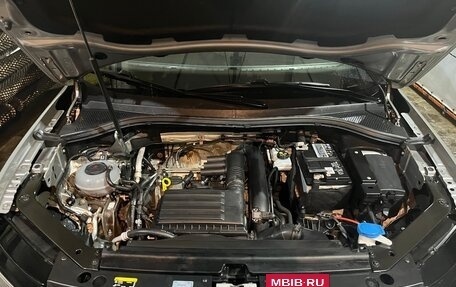 Volkswagen Tiguan II, 2020 год, 1 990 000 рублей, 6 фотография