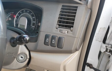 Toyota ISis I, 2007 год, 900 000 рублей, 8 фотография