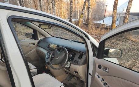 Toyota ISis I, 2007 год, 900 000 рублей, 7 фотография