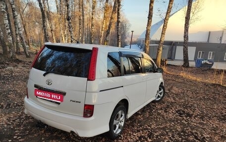 Toyota ISis I, 2007 год, 900 000 рублей, 3 фотография