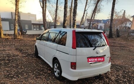 Toyota ISis I, 2007 год, 900 000 рублей, 4 фотография