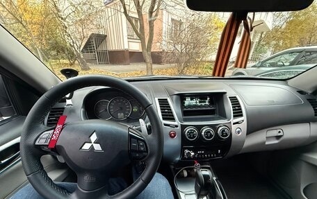 Mitsubishi Pajero Sport II рестайлинг, 2013 год, 2 050 000 рублей, 5 фотография