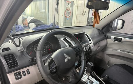Mitsubishi Pajero Sport II рестайлинг, 2013 год, 2 050 000 рублей, 22 фотография