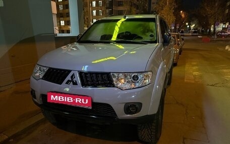 Mitsubishi Pajero Sport II рестайлинг, 2013 год, 2 050 000 рублей, 16 фотография