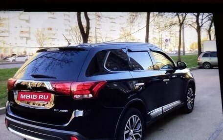 Mitsubishi Outlander III рестайлинг 3, 2017 год, 2 050 000 рублей, 3 фотография