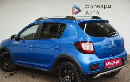 Renault Sandero II рестайлинг, 2020 год, 1 050 000 рублей, 2 фотография