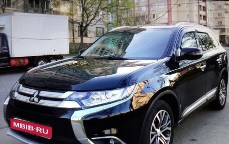 Mitsubishi Outlander III рестайлинг 3, 2017 год, 2 050 000 рублей, 4 фотография