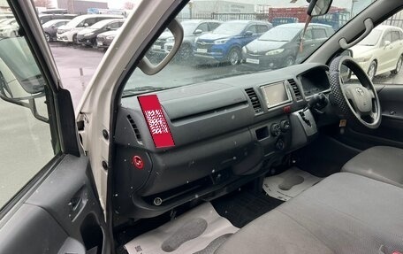 Toyota HiAce H200, 2016 год, 3 499 900 рублей, 12 фотография