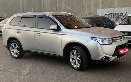 Mitsubishi Outlander III рестайлинг 3, 2014 год, 1 599 000 рублей, 1 фотография