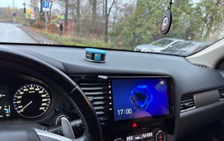 Mitsubishi Outlander III рестайлинг 3, 2014 год, 1 599 000 рублей, 4 фотография