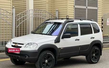 Chevrolet Niva I рестайлинг, 2017 год, 650 000 рублей, 4 фотография