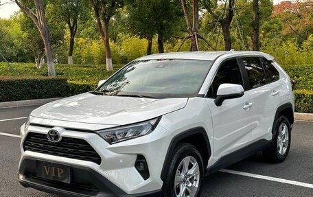 Toyota RAV4, 2025 год, 3 100 000 рублей, 4 фотография