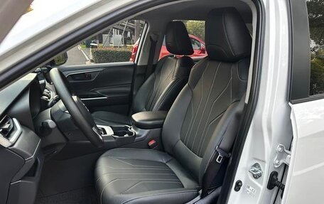 Toyota RAV4, 2025 год, 3 100 000 рублей, 12 фотография