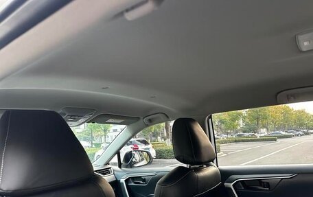 Toyota RAV4, 2025 год, 3 100 000 рублей, 16 фотография