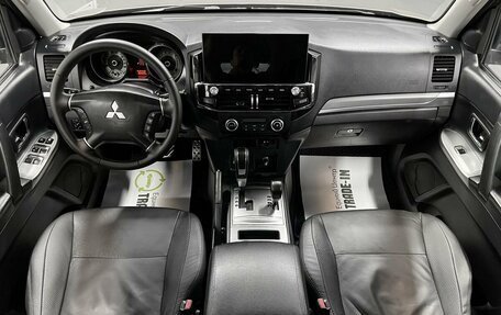 Mitsubishi Pajero IV, 2011 год, 1 645 000 рублей, 11 фотография