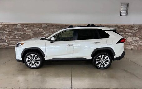 Toyota RAV4, 2022 год, 3 300 000 рублей, 7 фотография