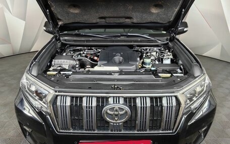 Toyota Land Cruiser Prado 150 рестайлинг 2, 2019 год, 4 849 000 рублей, 20 фотография