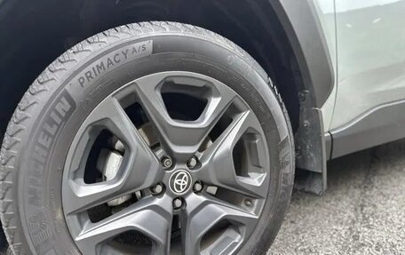 Toyota RAV4, 2022 год, 3 450 000 рублей, 9 фотография