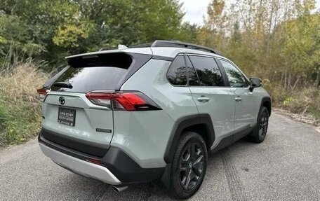 Toyota RAV4, 2022 год, 3 450 000 рублей, 5 фотография