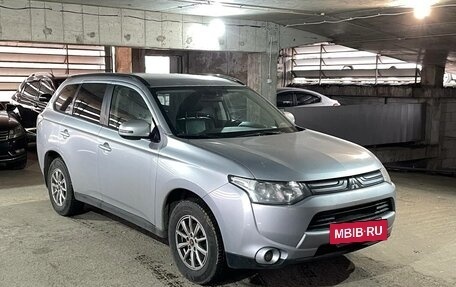 Mitsubishi Outlander III рестайлинг 3, 2012 год, 1 479 000 рублей, 2 фотография