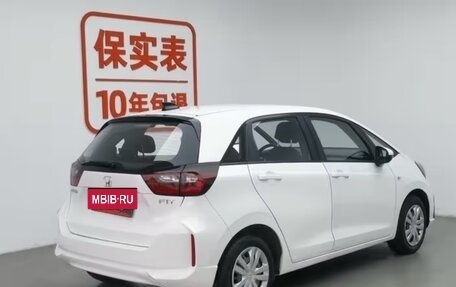 Honda Fit, 2022 год, 1 350 000 рублей, 6 фотография