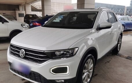 Volkswagen T-Roc I, 2021 год, 1 514 000 рублей, 1 фотография