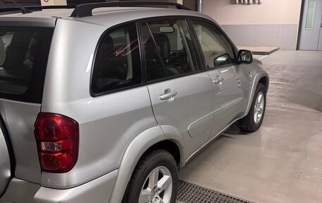 Toyota RAV4, 2004 год, 1 300 000 рублей, 5 фотография