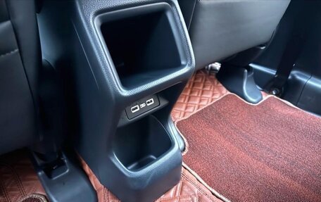 Honda Vezel, 2023 год, 1 890 000 рублей, 13 фотография