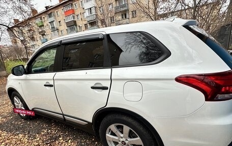 Mitsubishi Outlander III рестайлинг 3, 2019 год, 2 150 000 рублей, 4 фотография
