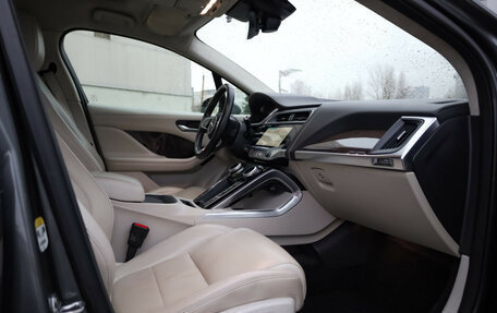 Jaguar I-Pace I, 2019 год, 4 050 000 рублей, 27 фотография