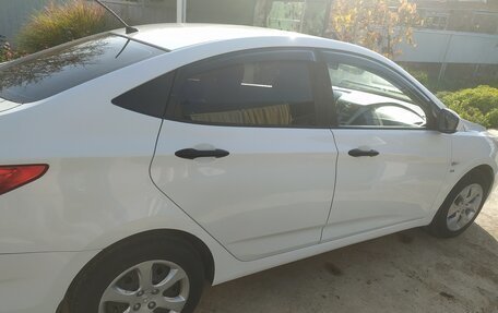 Hyundai Solaris II рестайлинг, 2013 год, 650 000 рублей, 4 фотография