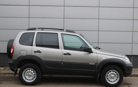 Chevrolet Niva I рестайлинг, 2017 год, 558 000 рублей, 9 фотография