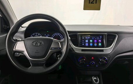 Hyundai Solaris II рестайлинг, 2018 год, 1 050 000 рублей, 10 фотография