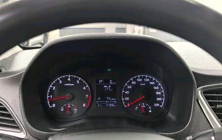 Hyundai Solaris II рестайлинг, 2018 год, 1 050 000 рублей, 11 фотография