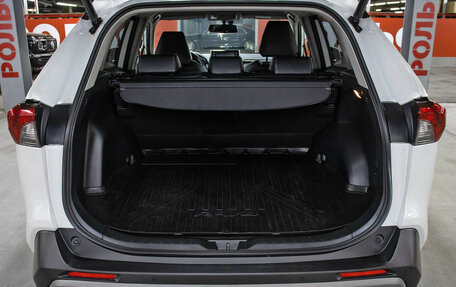 Toyota RAV4, 2022 год, 3 898 000 рублей, 10 фотография