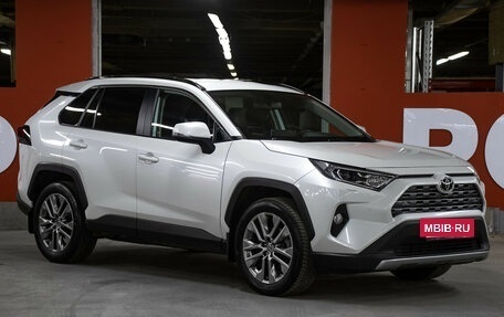 Toyota RAV4, 2022 год, 3 898 000 рублей, 3 фотография
