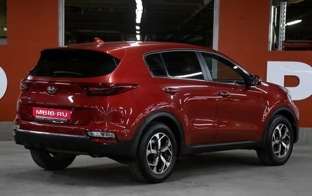 KIA Sportage IV рестайлинг, 2018 год, 2 098 000 рублей, 5 фотография