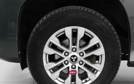 Mitsubishi Pajero Sport III рестайлинг, 2021 год, 3 980 000 рублей, 8 фотография