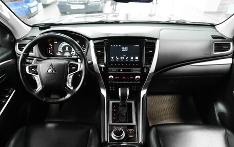 Mitsubishi Pajero Sport III рестайлинг, 2021 год, 3 980 000 рублей, 19 фотография