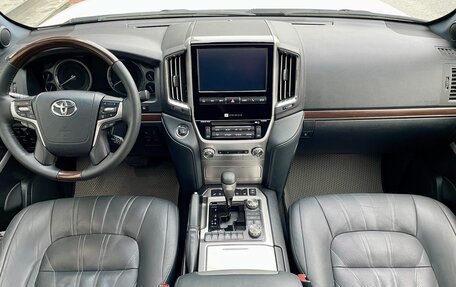 Toyota Land Cruiser 200, 2019 год, 5 999 999 рублей, 3 фотография